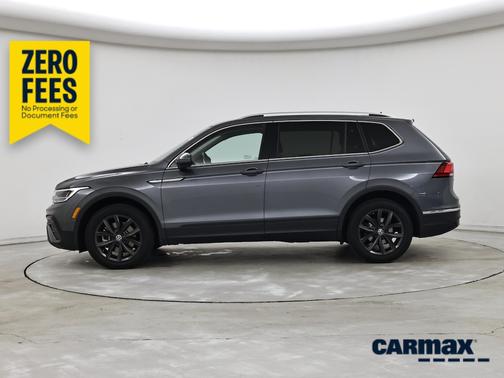 Gray 2024 Volkswagen Tiguan SE