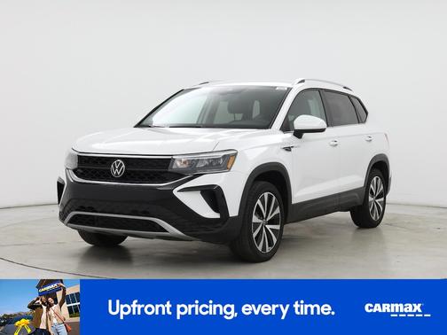 White 2024 Volkswagen Taos SE