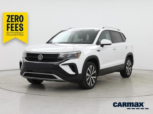 White 2024 Volkswagen Taos SE