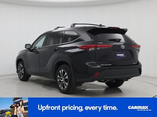 Black 2021 Toyota Highlander XLE