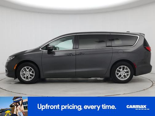 Gray 2023 Chrysler Pacifica Touring L