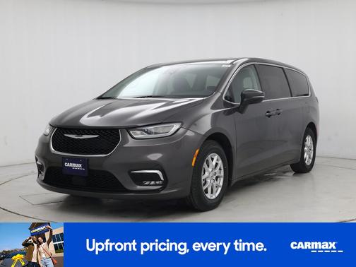 Gray 2023 Chrysler Pacifica Touring L
