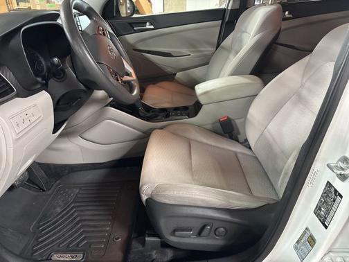 White Cream 2021 Hyundai TUCSON Value