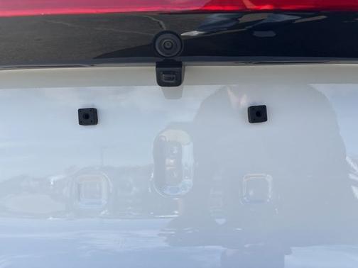 Bright White Clearcoat 2026 Chrysler Pacifica Select