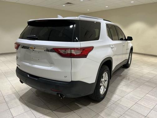 Summit White 2018 Chevrolet Traverse LT