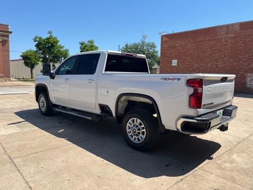 Summit White 2025 Chevrolet Silverado 2500 LT