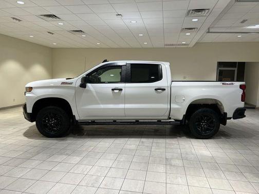 Summit White 2021 Chevrolet Silverado 1500 Custom Trail Boss