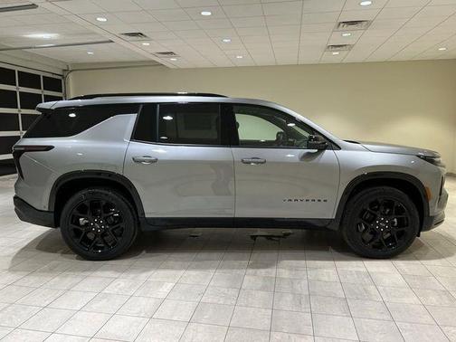 Sterling Gray Metallic 2026 Chevrolet Traverse RS