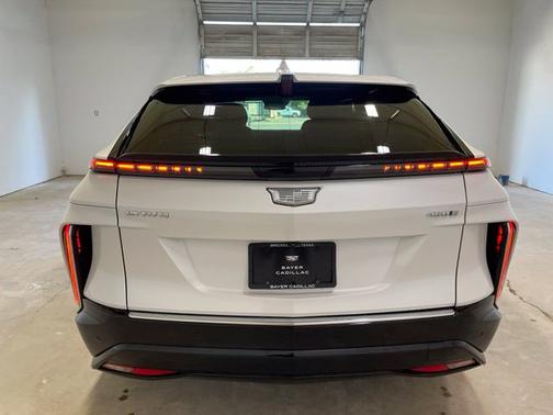 Crystal White Tricoat 2025 Cadillac LYRIQ Luxury