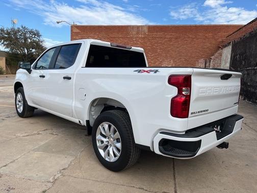 Summit White 2026 Chevrolet Silverado 1500 Custom