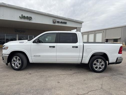 Bright White Clearcoat 2026 RAM 1500 Big Horn/Lone Star