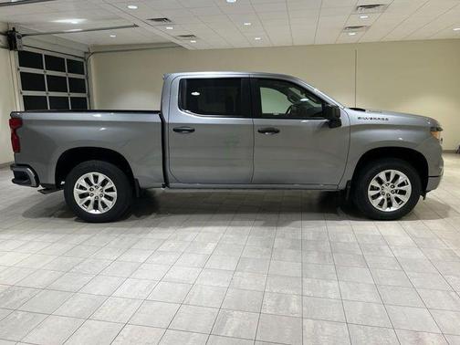 Sterling Gray Metallic 2025 Chevrolet Silverado 1500 Custom