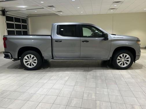 Sterling Gray Metallic 2025 Chevrolet Silverado 1500 Custom