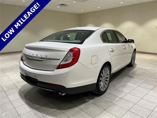 2015 Lincoln MKS Base