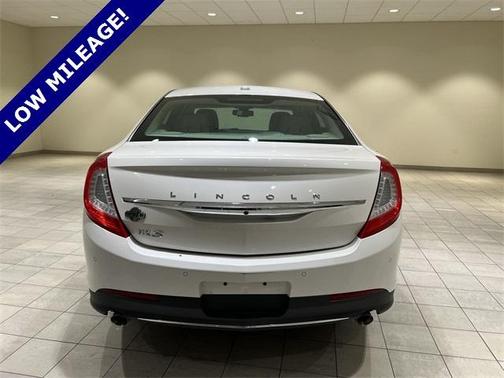 2015 Lincoln MKS Base