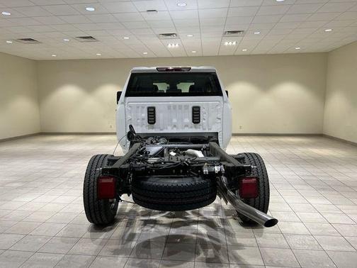 Summit White 2026 Chevrolet Silverado 2500 WT