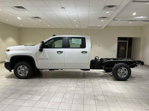 Summit White 2026 Chevrolet Silverado 2500 WT