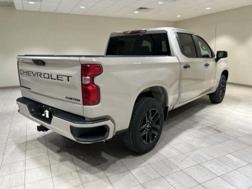 White Sands 2026 Chevrolet Silverado 1500 Custom