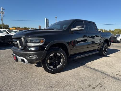 Diamond Black Crystal Pearlcoat 2022 RAM 1500 Rebel