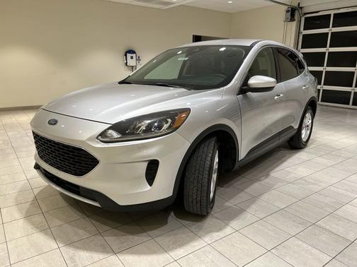 Ingot Silver 2020 Ford Escape SE