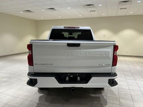 Summit White 2026 Chevrolet Silverado 1500 Custom