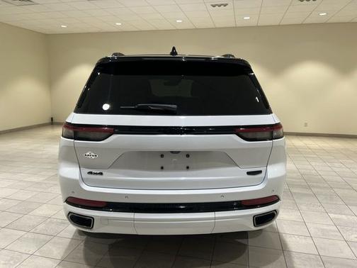 Bright White Clearcoat 2025 Jeep Grand Cherokee Summit Reserve
