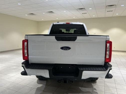 Oxford White 2026 Ford F-250 XLT