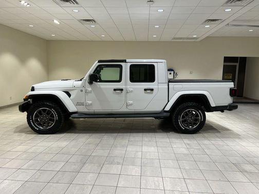 2022 Jeep Gladiator Overland