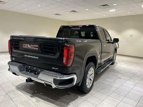 Onyx Black 2021 GMC Sierra 1500 SLT