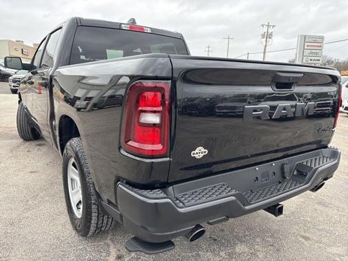 Diamond Black Crystal Pearlcoat 2026 RAM 1500 Tradesman