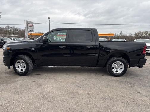 Diamond Black Crystal Pearlcoat 2026 RAM 1500 Tradesman