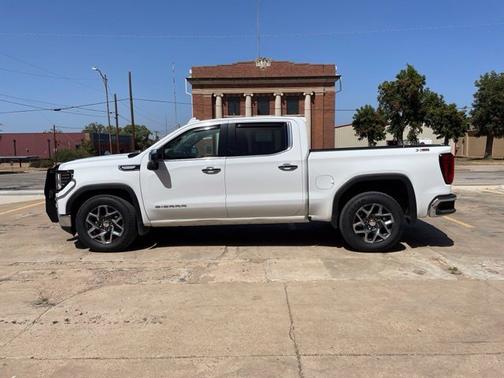 Summit White 2024 GMC Sierra 1500 SLT