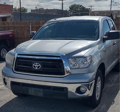 Photo 2 of 4 of 2012 Toyota Tundra Grade