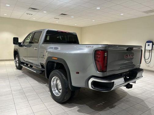 2026 GMC Sierra 3500 SLT