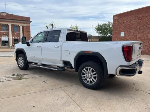 Summit White 2022 GMC Sierra 2500 SLT