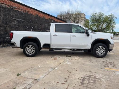 Summit White 2022 GMC Sierra 2500 SLT