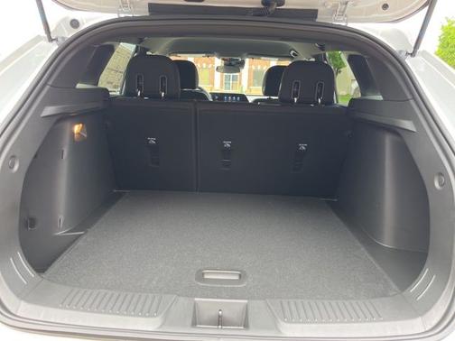 Summit White 2026 Chevrolet Trax 1RS