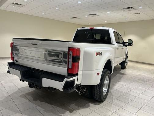 Star White Metallic Tri-Coat 2026 Ford F-350 Platinum