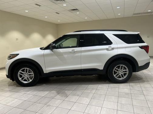 Star White Metallic Tri-Coat 2026 Ford Explorer Active