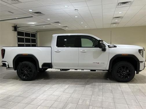 2025 GMC Sierra 2500 AT4