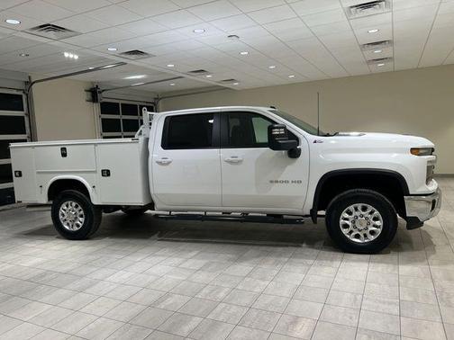 Summit White 2025 Chevrolet Silverado 3500 LT