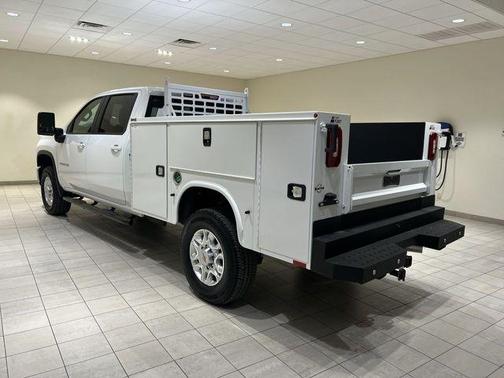Summit White 2025 Chevrolet Silverado 3500 LT