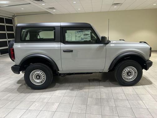 Avalanche Gray 2026 Ford Bronco Base