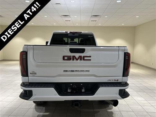 2024 GMC Sierra 2500 AT4