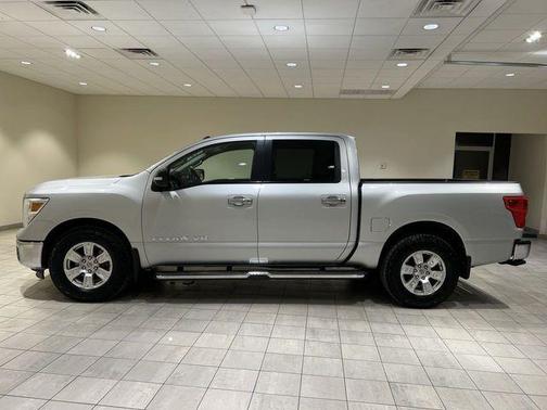 2019 Nissan Titan SV