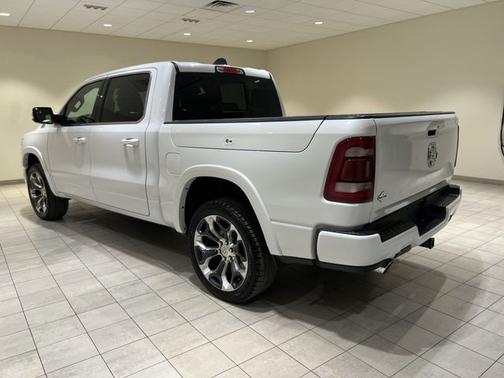 Ivory White Tri-Coat Pearlcoat 2024 RAM 1500 Limited