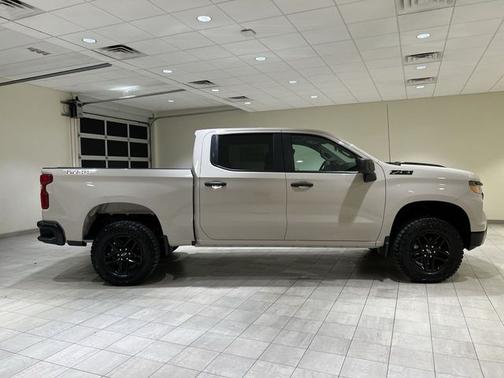 White Sands 2026 Chevrolet Silverado 1500 Custom Trail Boss