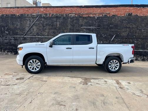 Summit White 2026 Chevrolet Silverado 1500 Custom