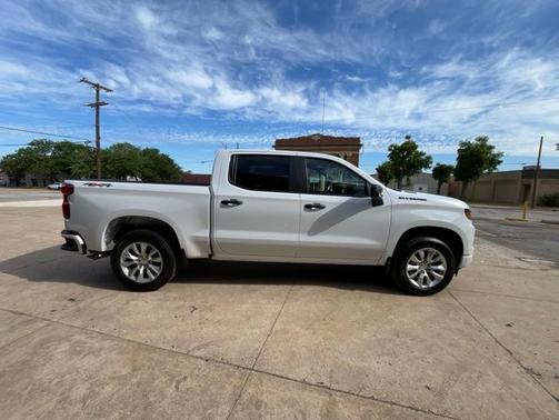 Summit White 2026 Chevrolet Silverado 1500 Custom