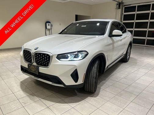 Mineral White Metallic 2024 BMW X4 xDrive30i